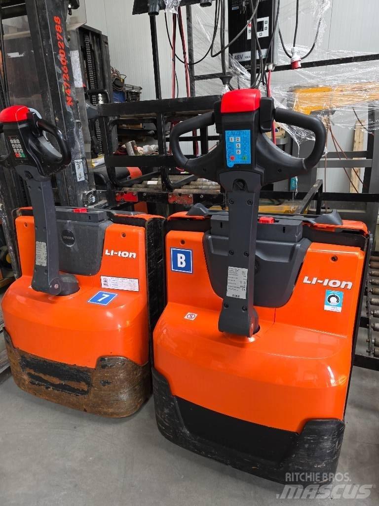 Toyota LWE 140 Low lift order picker