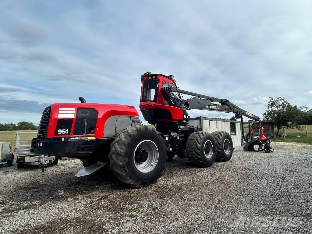 Komatsu 951 Harvesters