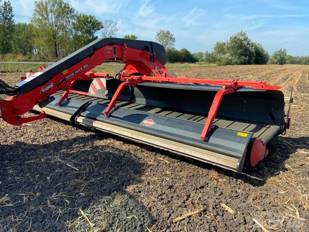 Kuhn Merge Maxx 950 Windrowers