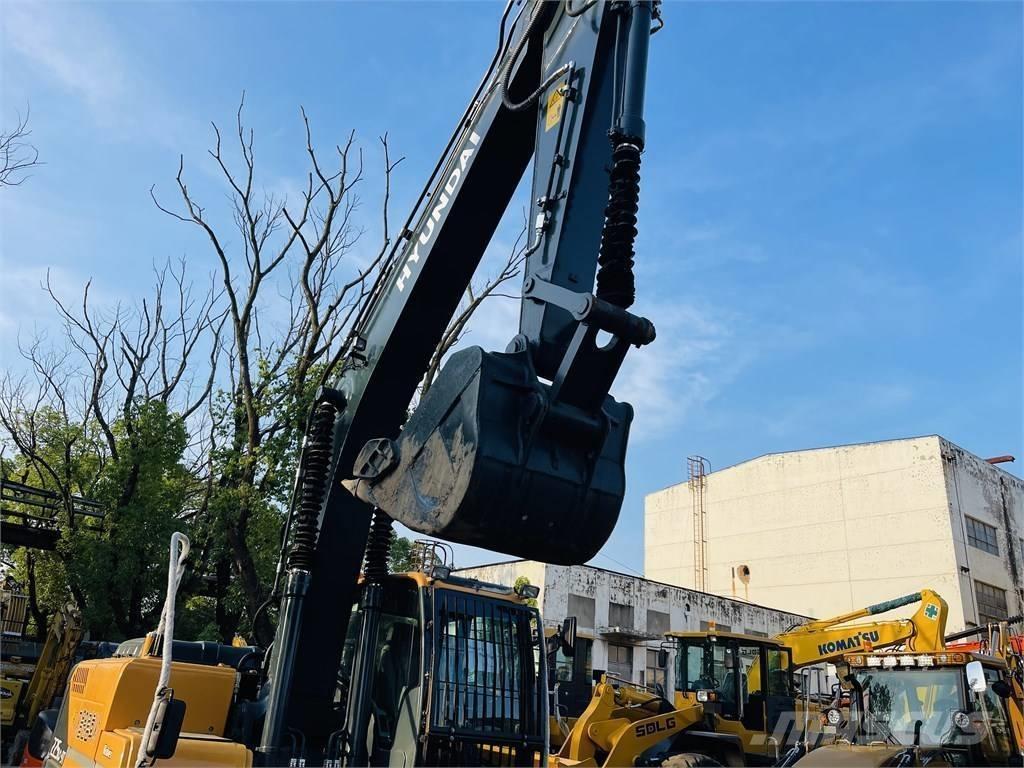 Hyundai 225LC 9T Crawler excavators