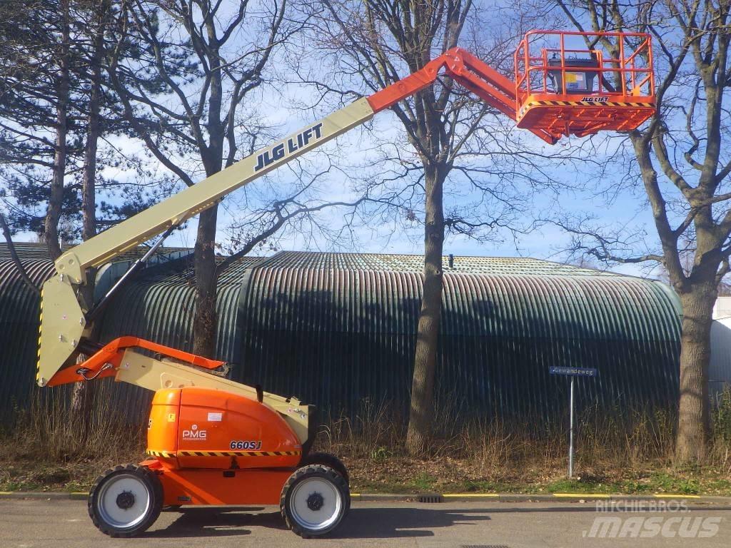 JLG 600AJ Articulated boom lifts