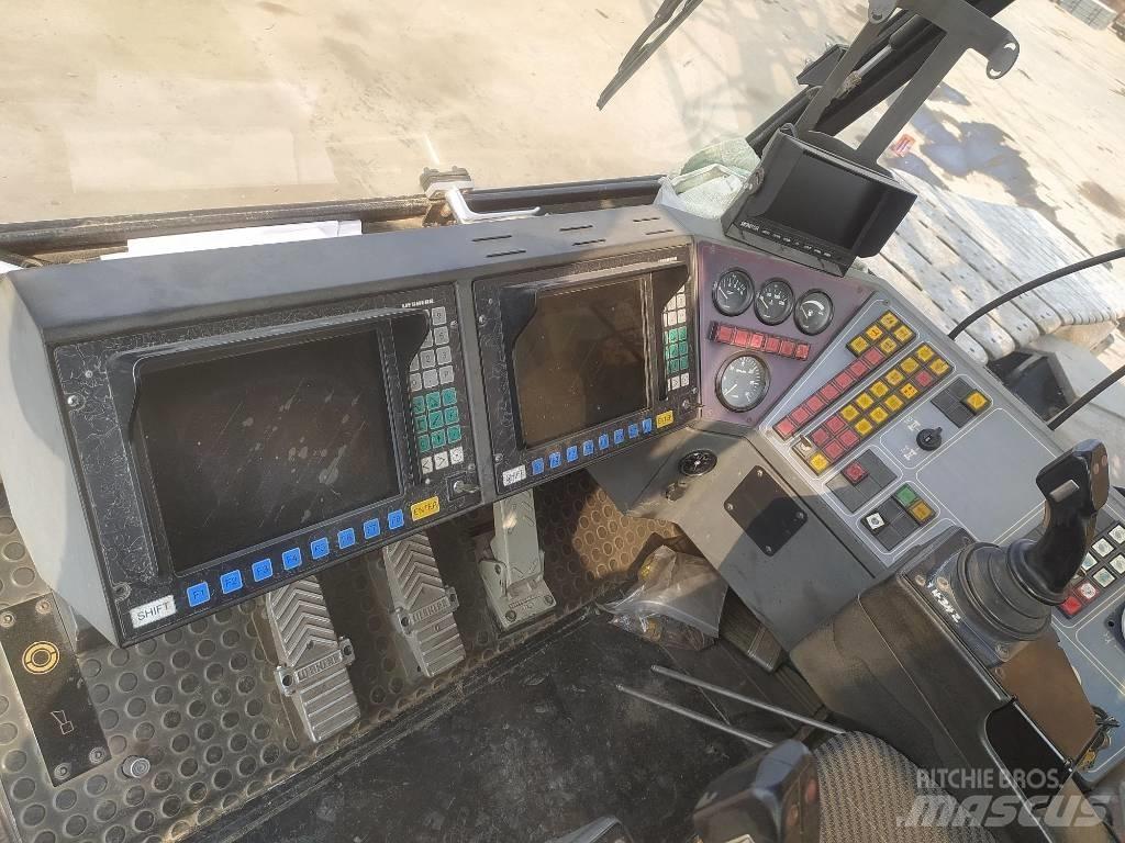 Liebherr LR 1400-2 Track mounted cranes