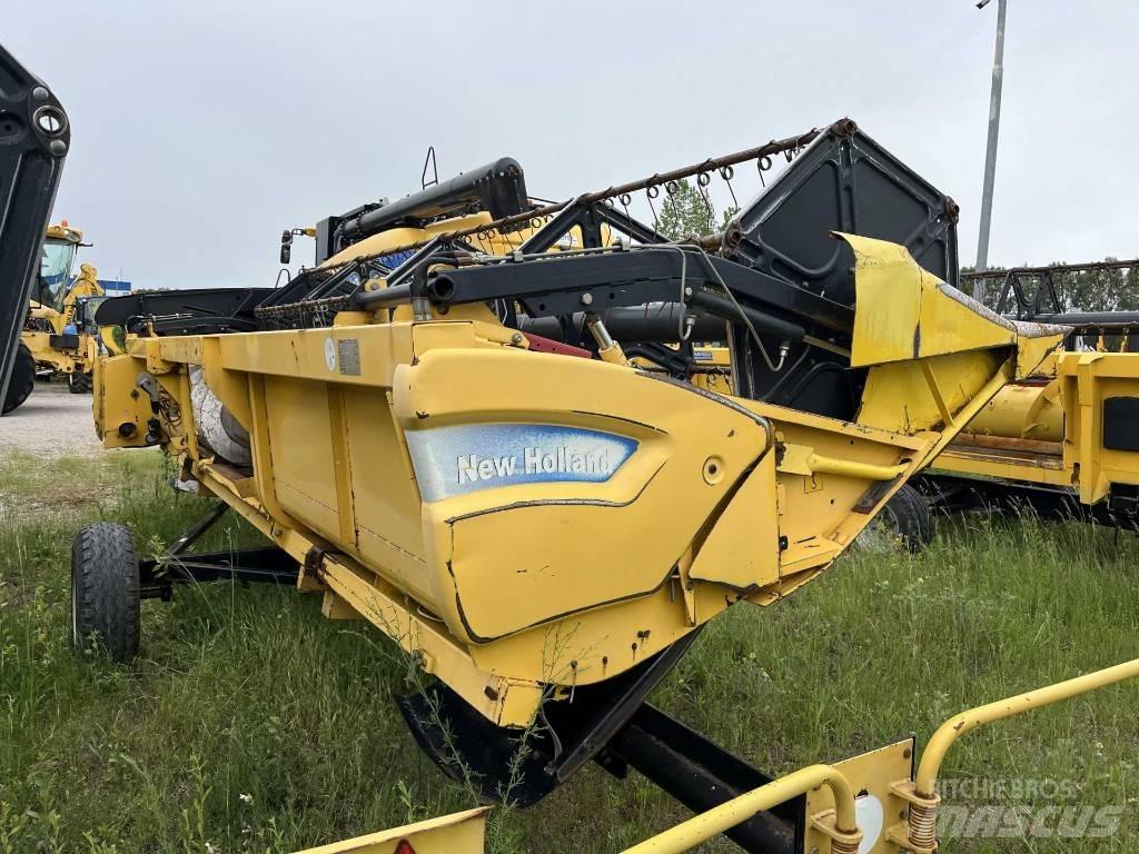 New Holland CSX 7080 Combine harvesters