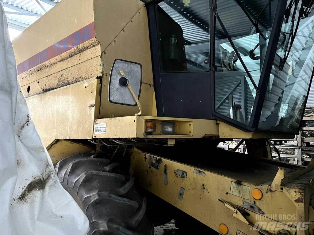 New Holland TX32 Combine harvesters