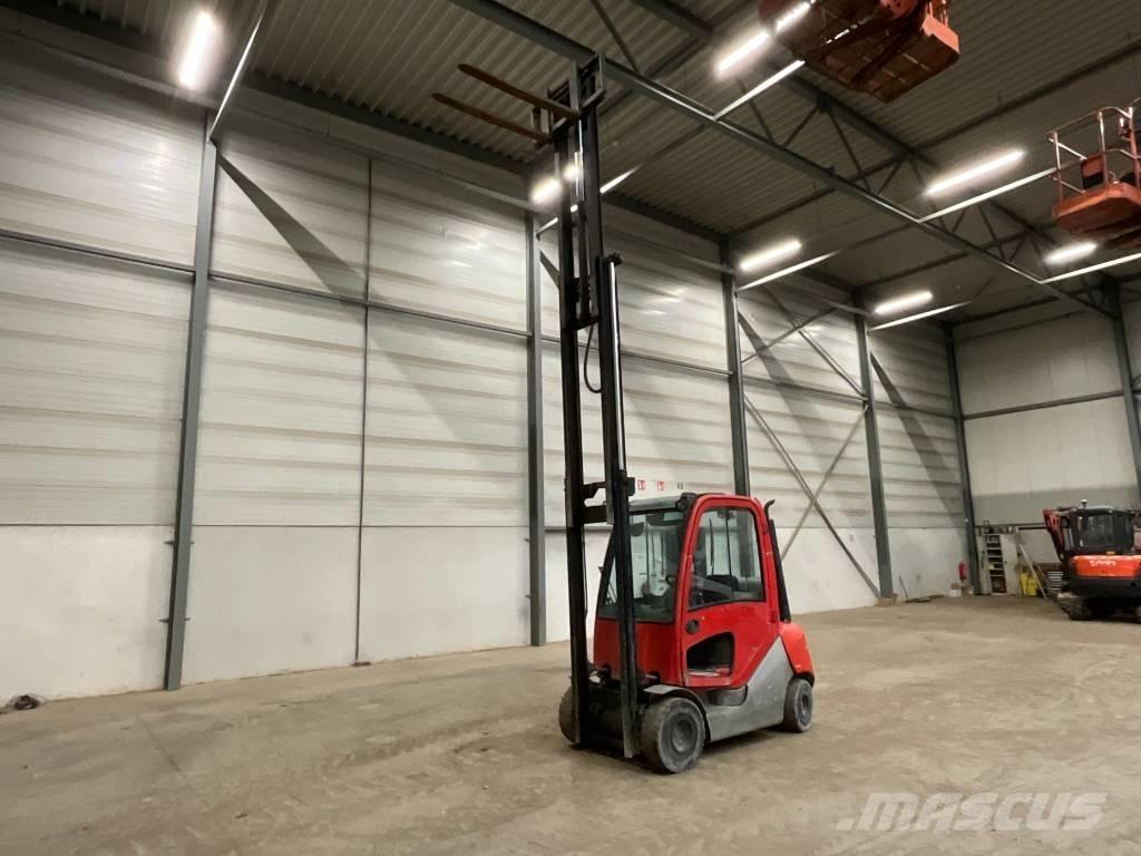 Still RX 70-25 T LPG trucks