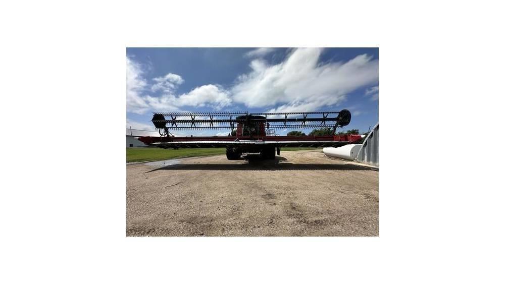 CASE 3162 Combine harvester heads