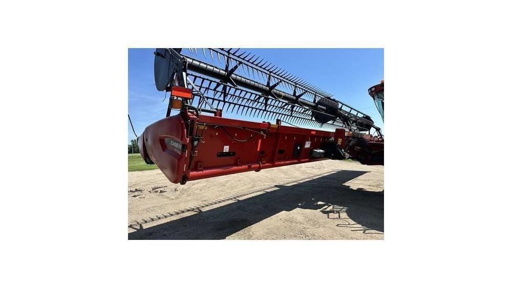 CASE 3162 Combine harvester heads