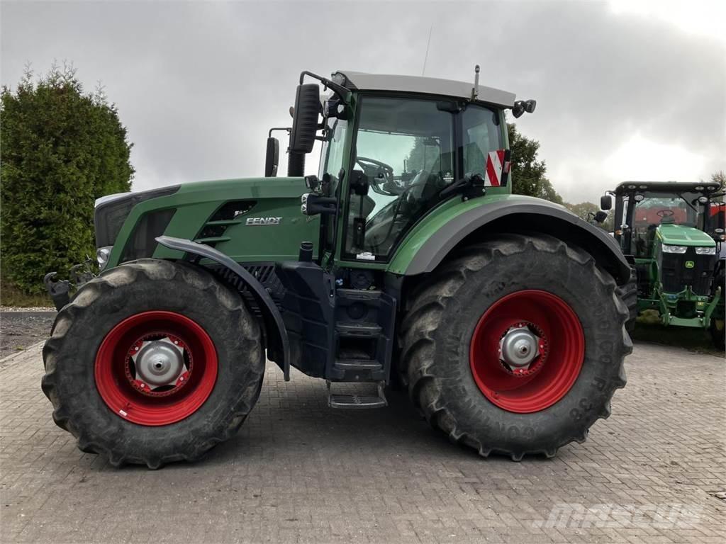 Fendt 828 Vario Tractors