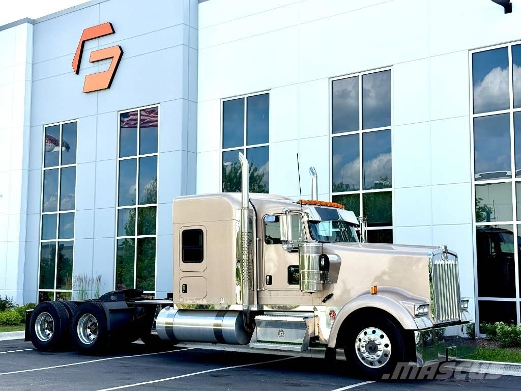 Kenworth W 900 Prime Movers