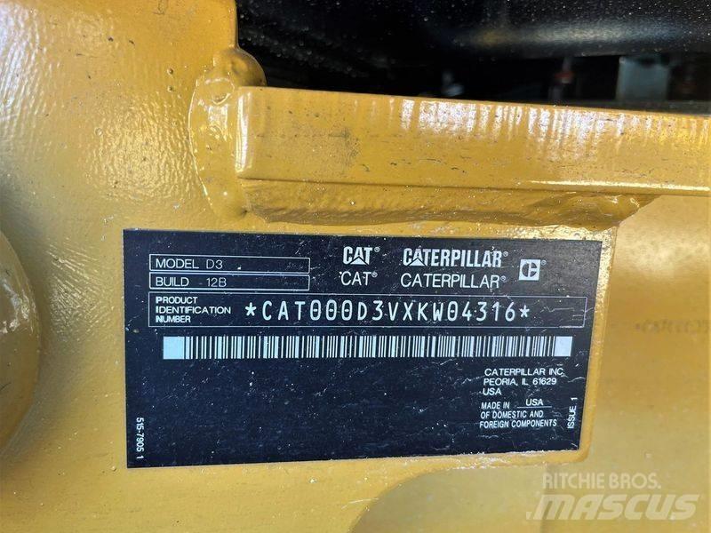 CAT D 3 Crawler dozers