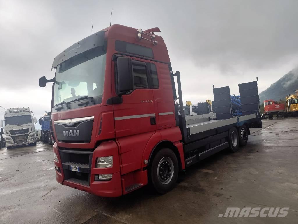 MAN TGX 26.440 Beavertail Flatbed / winch trucks