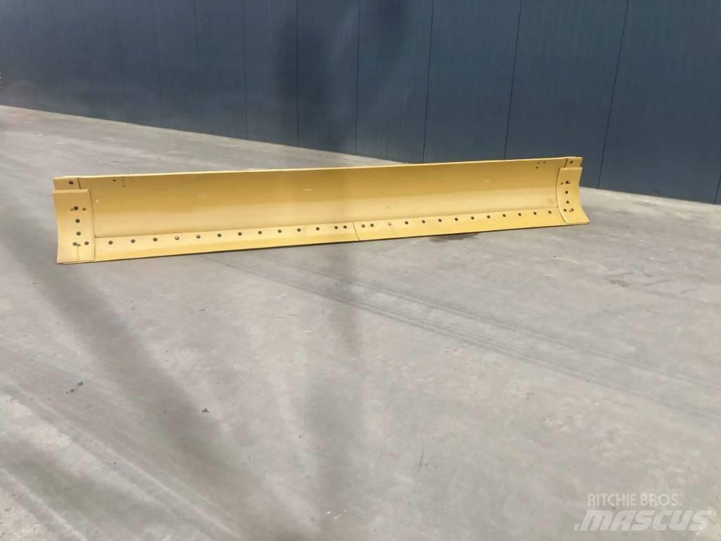 CAT 120M Moldboard Blades