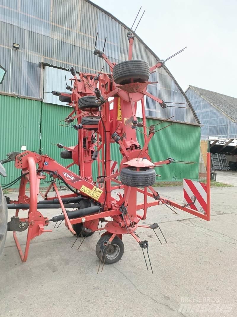Kuhn GF 8702 Farm machinery