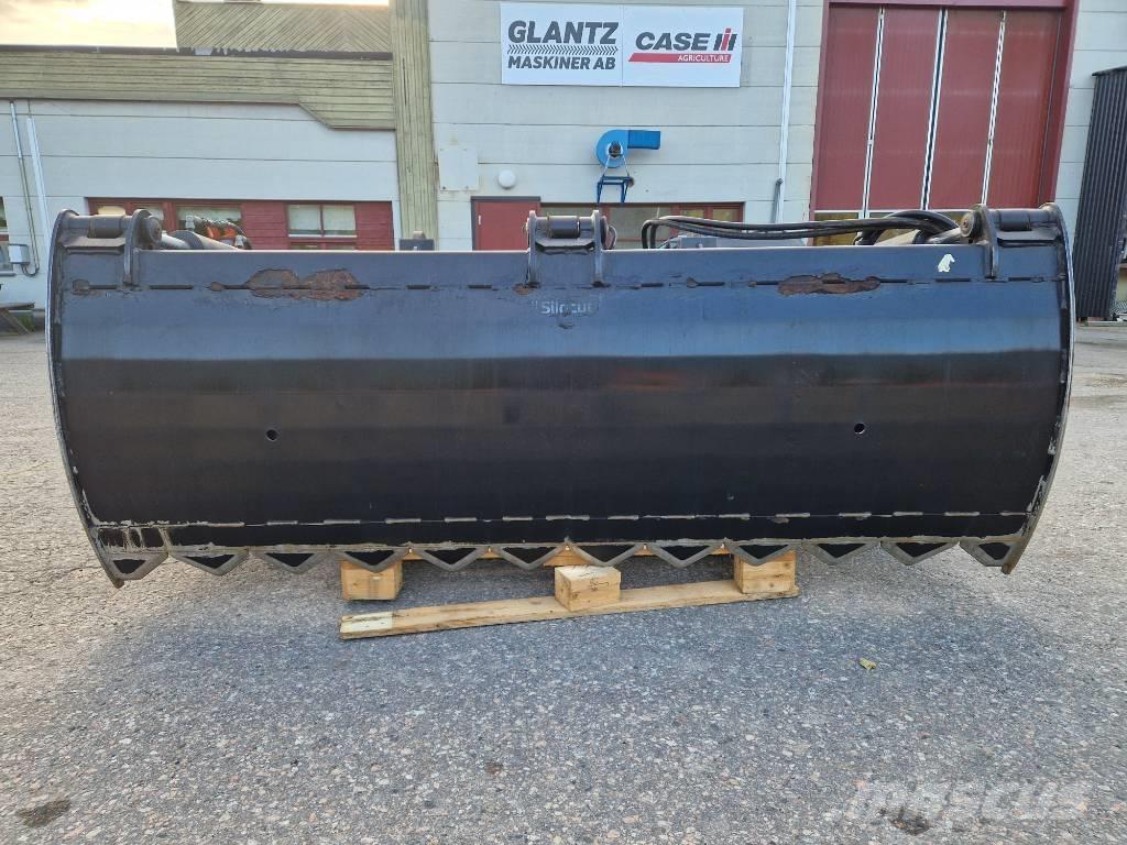 Ålö Silocut 230 . S-BM Front loader accessories