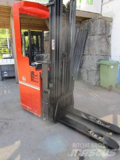 Toyota ståstaplare Self propelled stackers