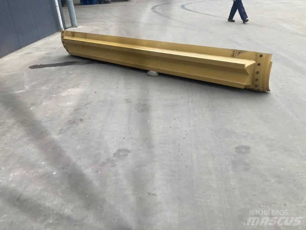 CAT 160M2 Moldboard Blades
