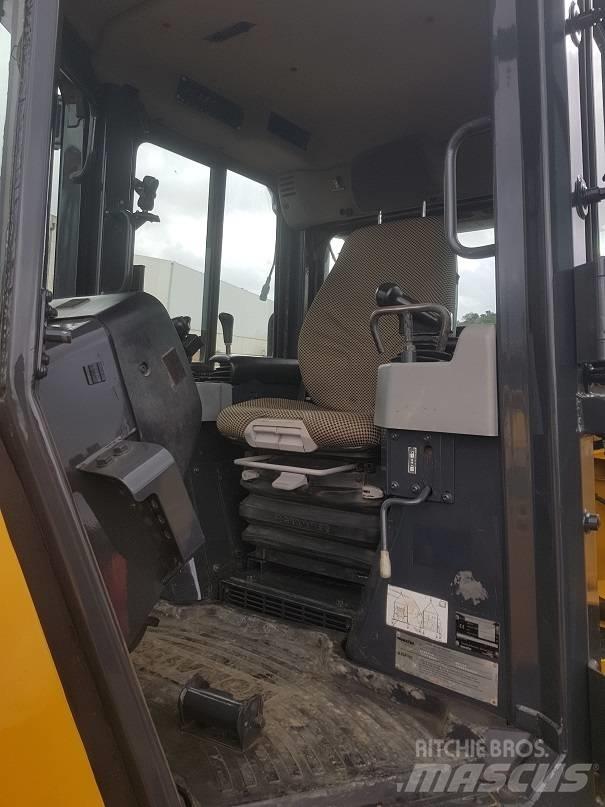 Komatsu D 51 EX-22 Crawler dozers