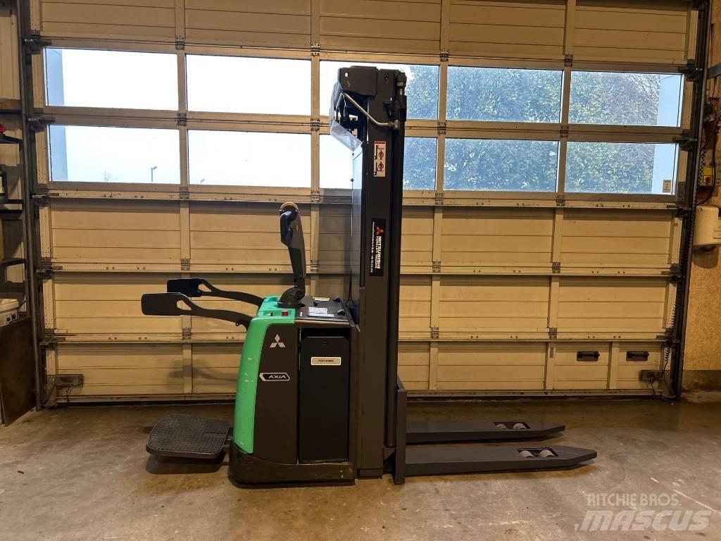 Mitsubishi SBV 16 P Self propelled stackers