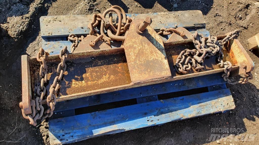  LIFTING  BRACKET Hydraulics