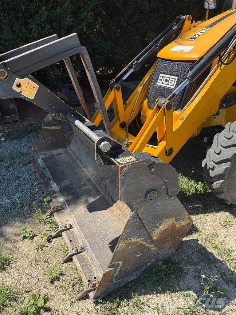 JCB 3 CX Backhoe