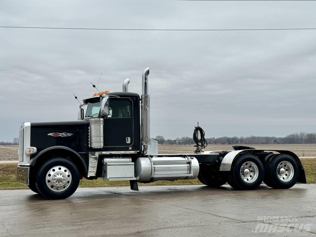 Peterbilt 389 Prime Movers