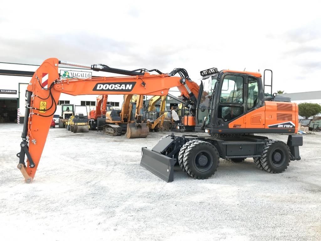 Develon DX 170 W-7 Wheeled excavators