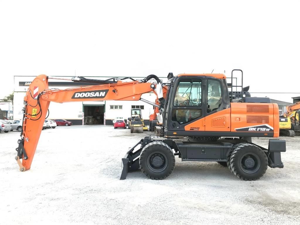 Develon DX 170 W-7 Wheeled excavators
