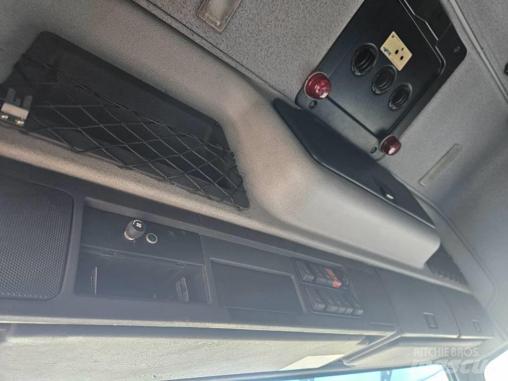 Volvo FM12 420 8x2 Demountable trucks