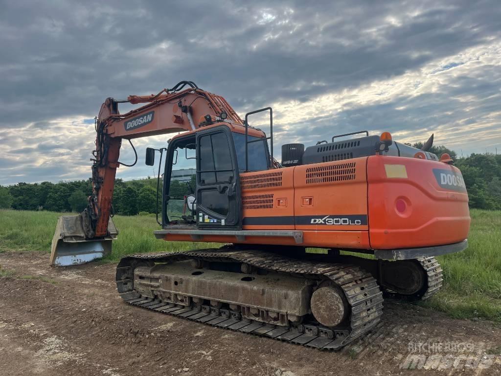Doosan DX 300 LC Crawler excavators