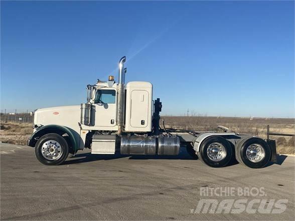 Peterbilt 367 Prime Movers