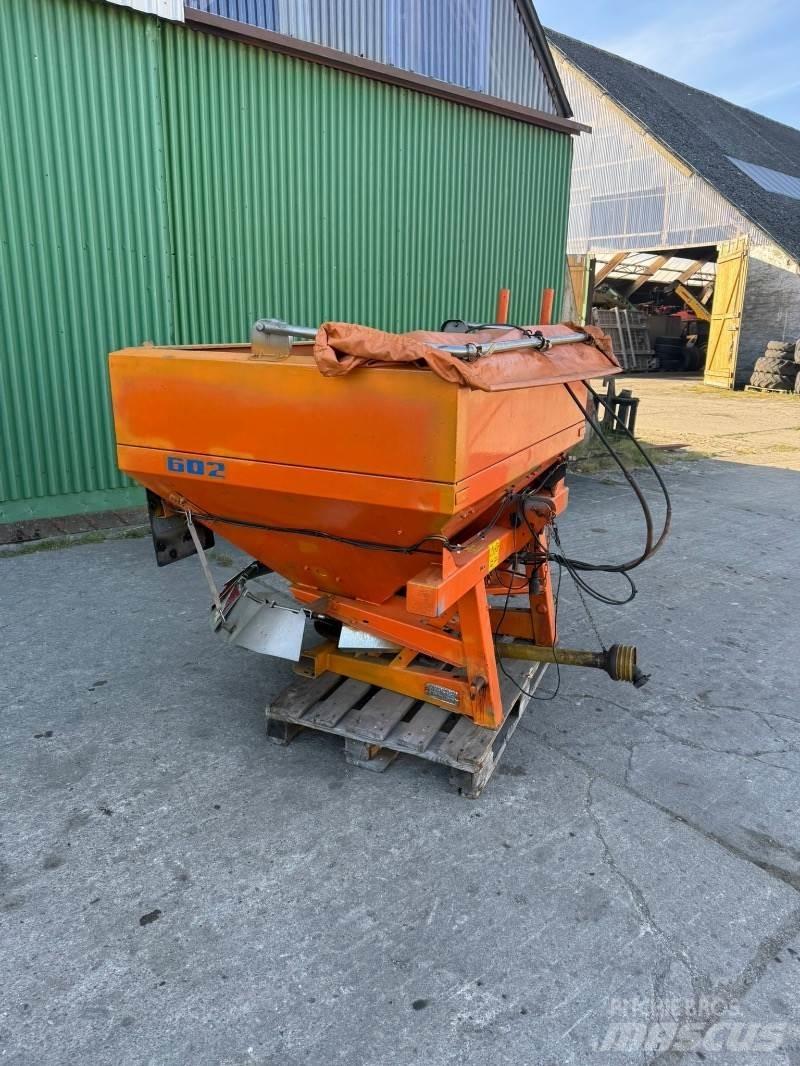 Amazone ZA XS 602 Sand and salt spreaders