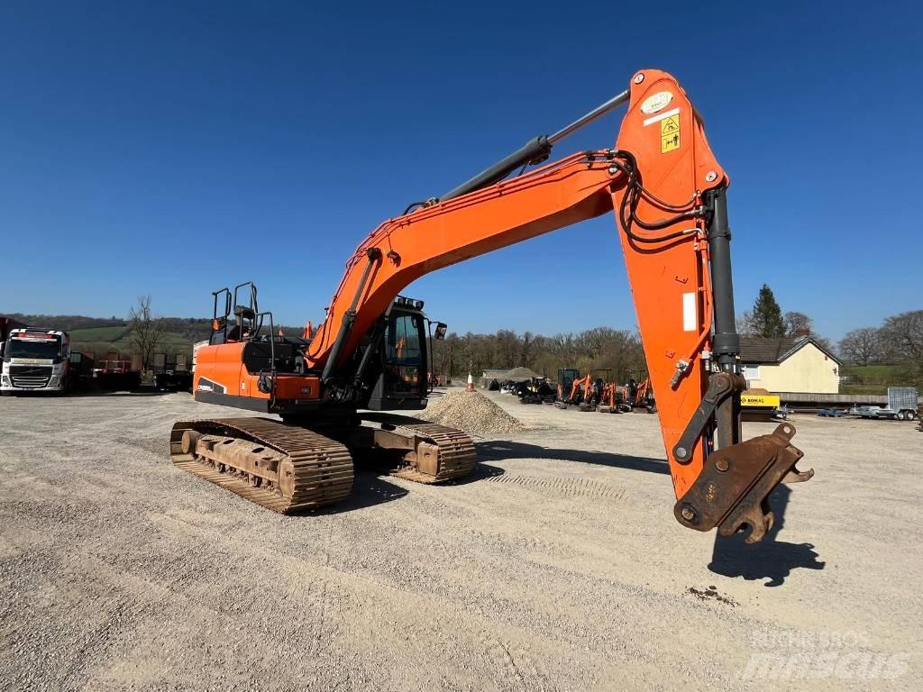 Doosan DX 225 Crawler excavators