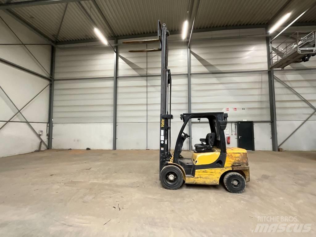 Yale GDP 35 VX Diesel trucks
