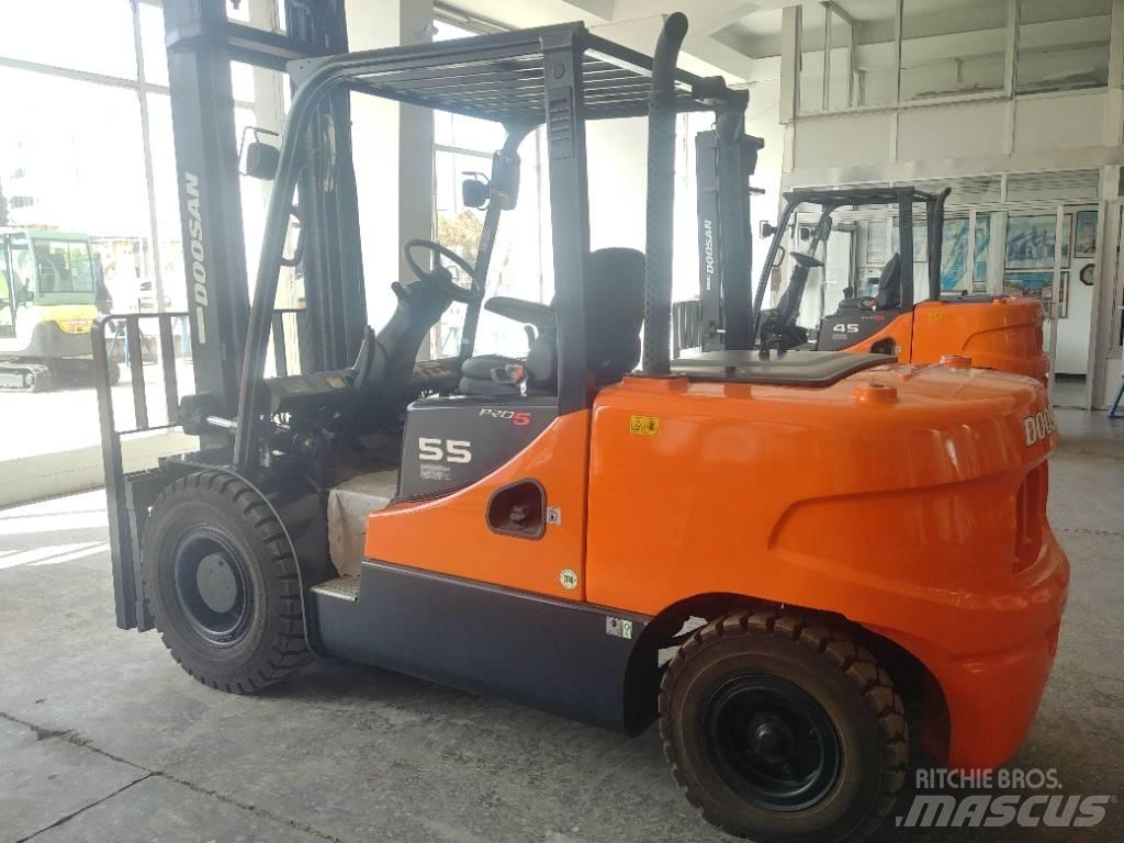 Doosan D55 SC-5 Diesel trucks