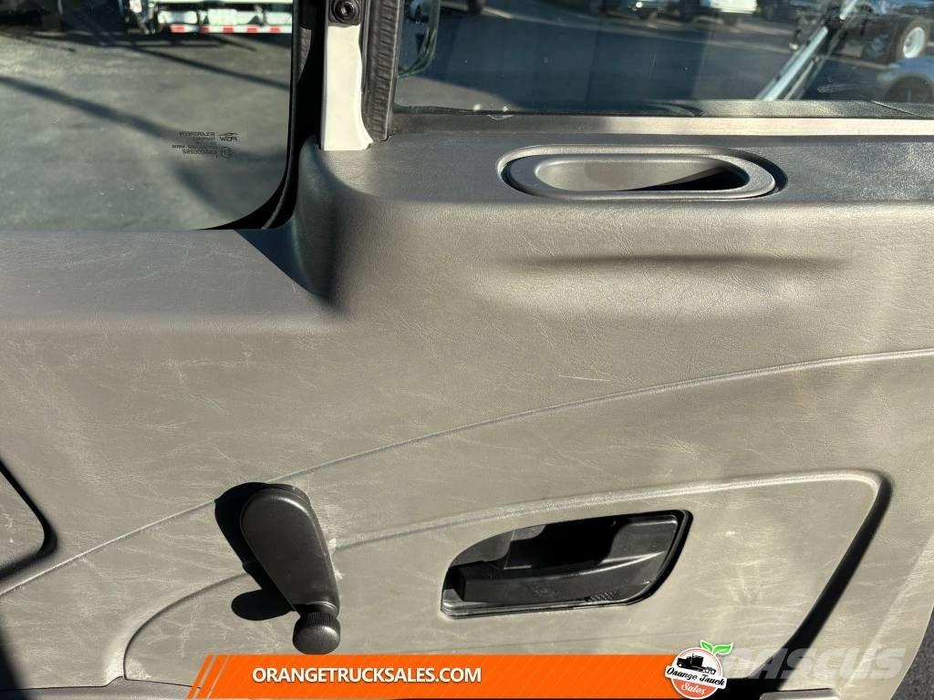 International 4300 Box trucks