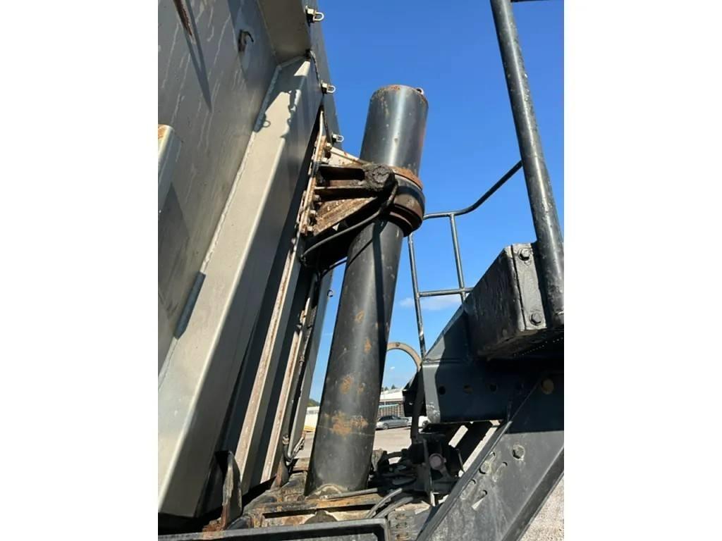 Schwarzmüller HKS 2 Tipper trailers