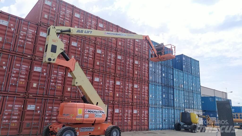 JLG 800 AJ Articulated boom lifts