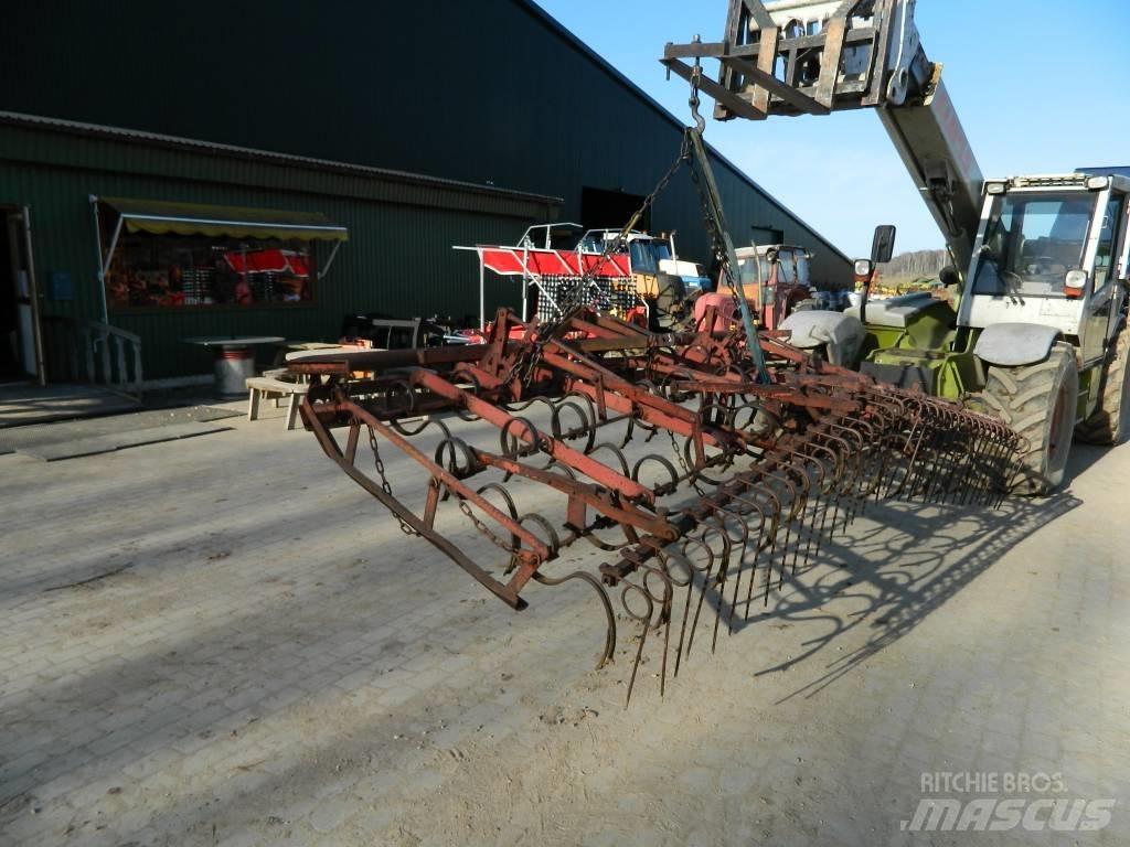 Lilla Harrie 3600 Cultivators