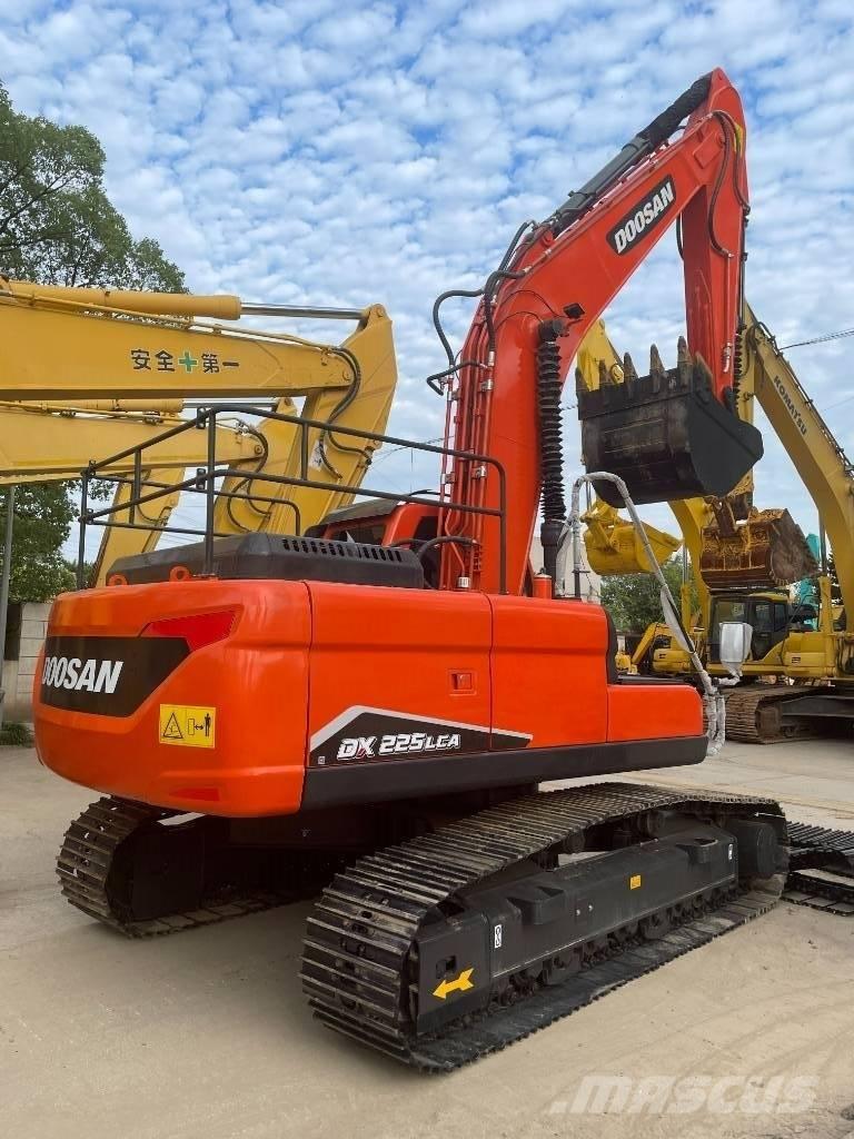 Doosan DX 225 Mini excavators  7t - 12t