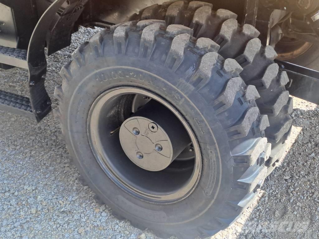 CAT M318F Wheeled excavators