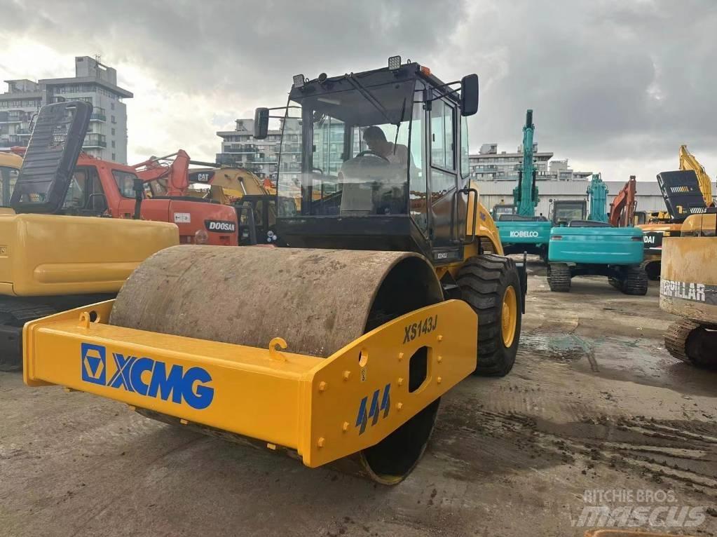 XCMG XS 143 Single drum rollers