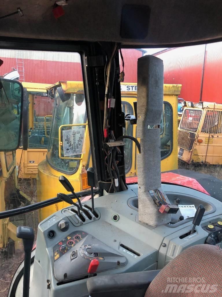 Massey Ferguson 8150 Cabins and interior