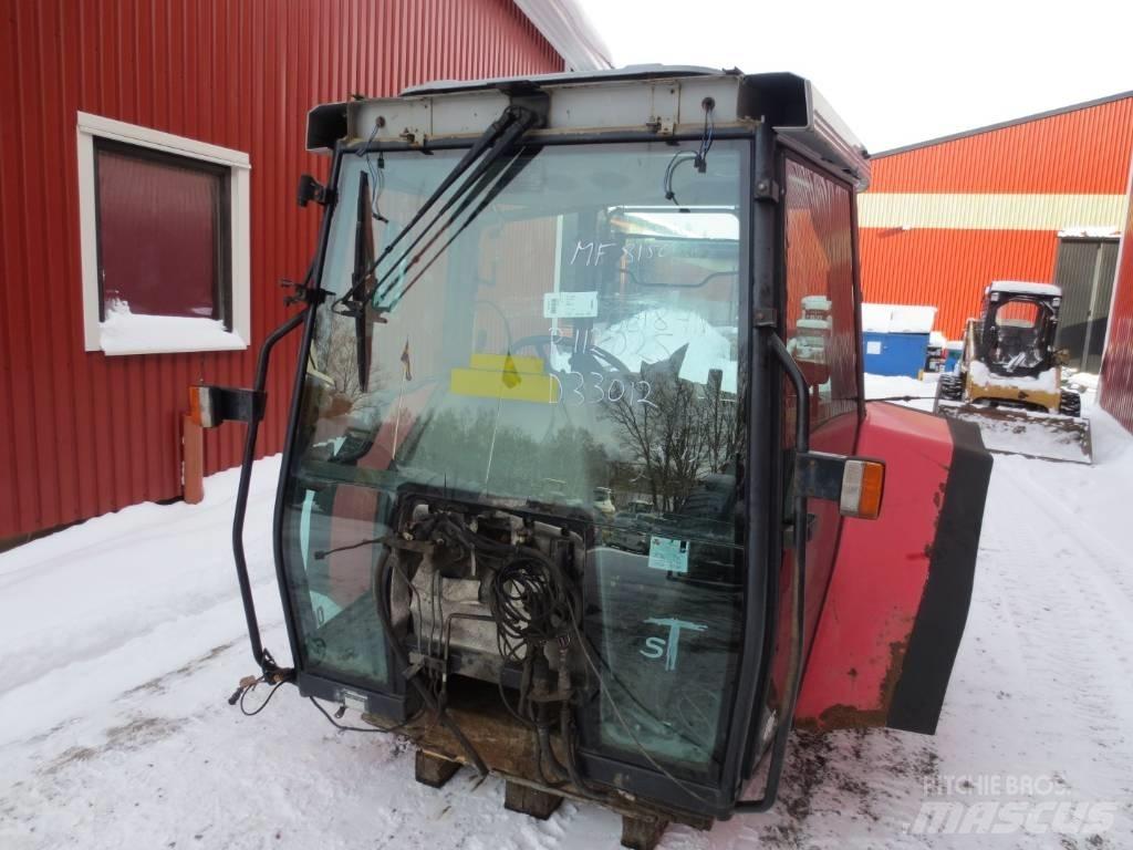 Massey Ferguson 8150 Cabins and interior