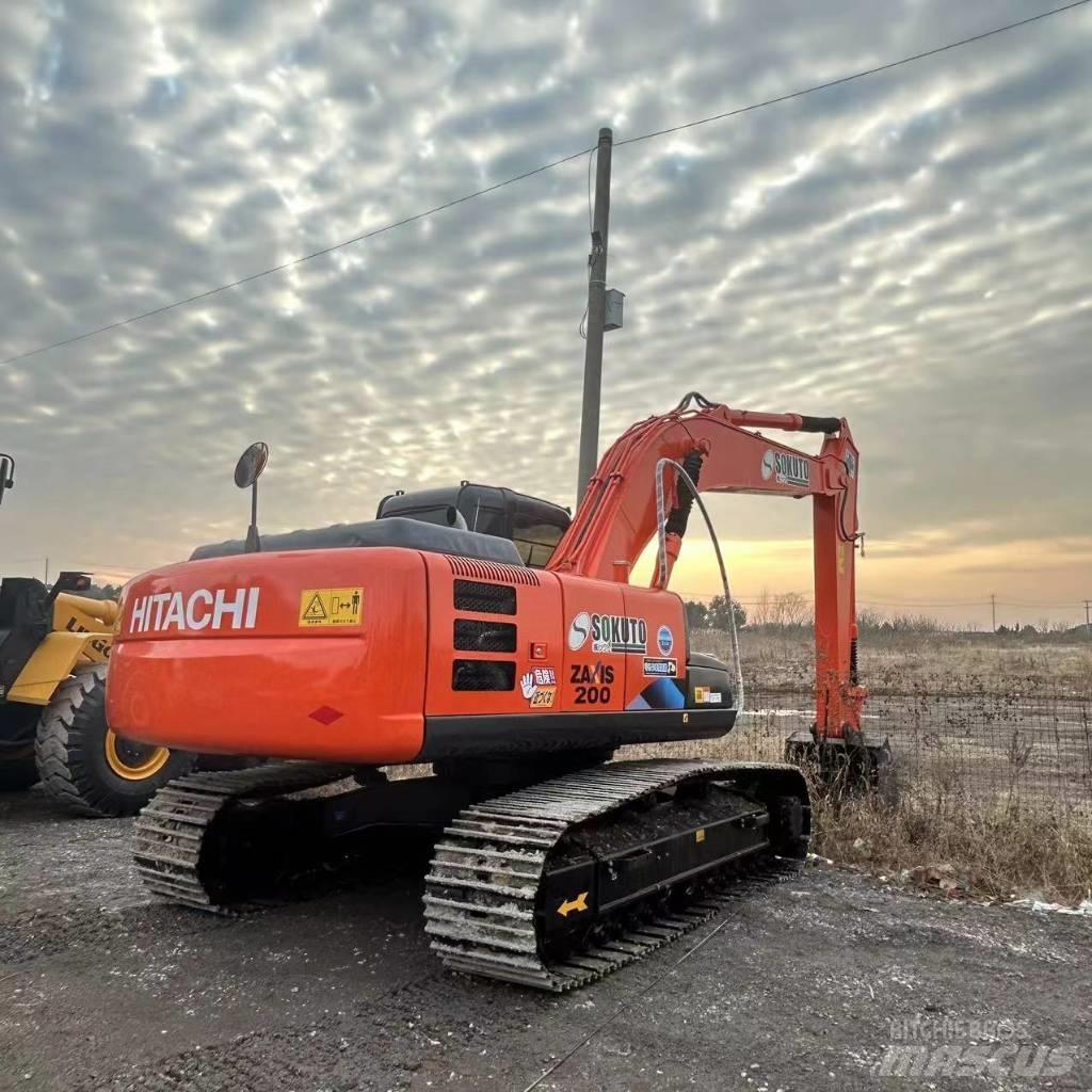 Hitachi ZX 200 Crawler excavators