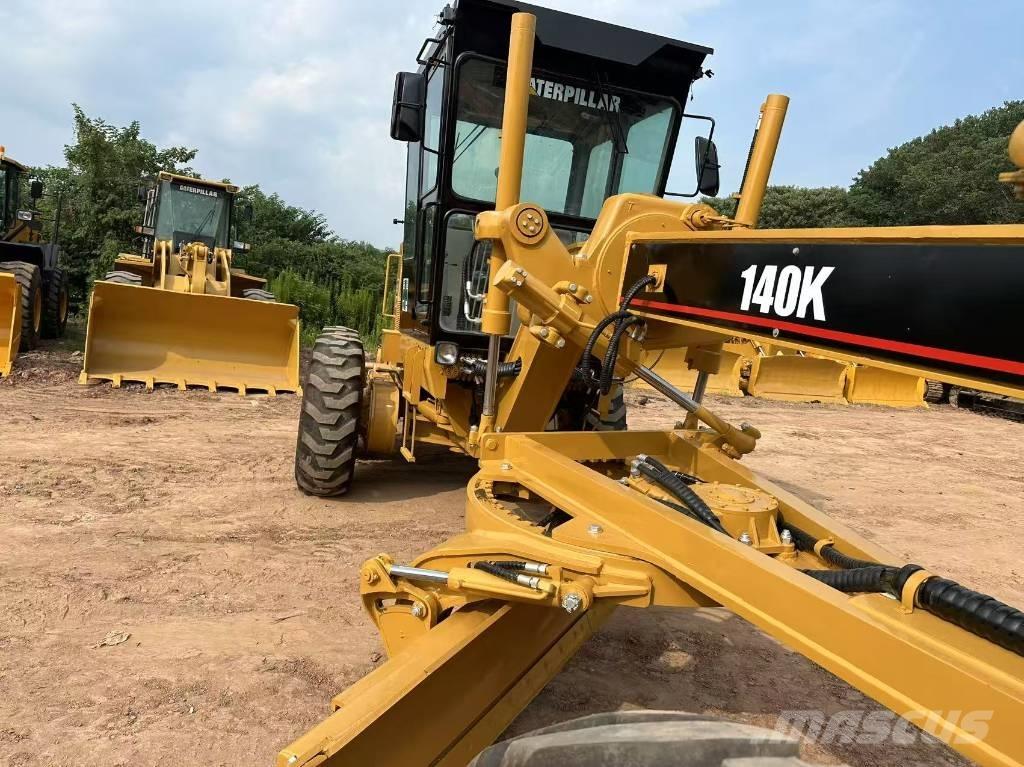 CAT 140K Graders