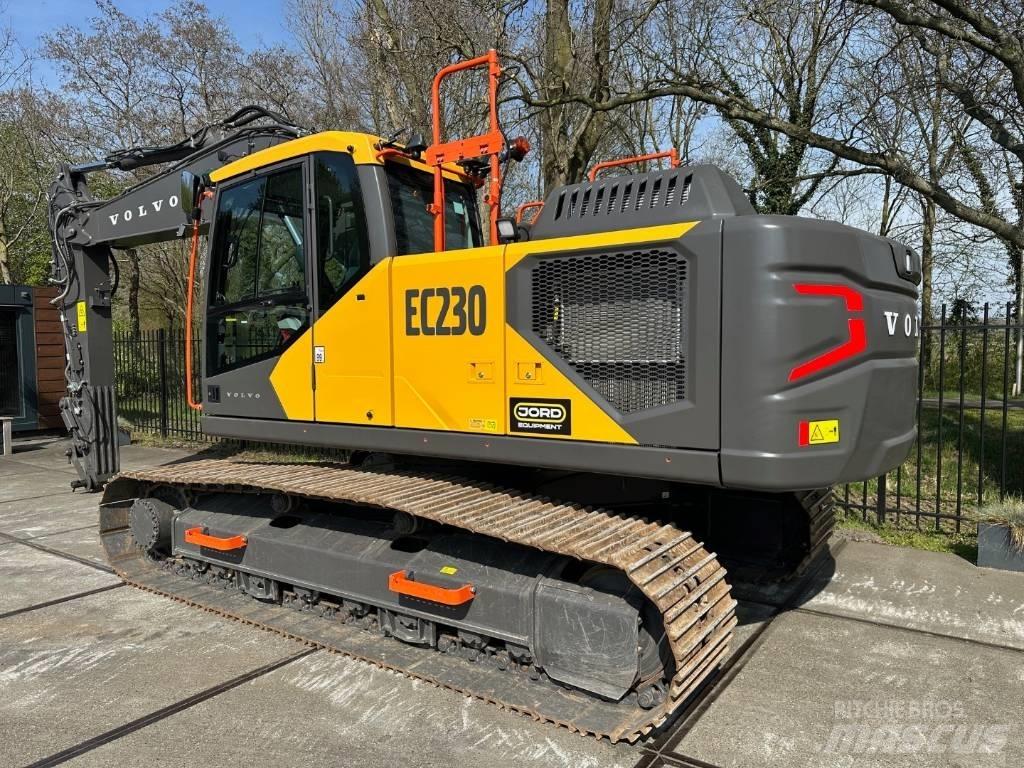 Volvo EC 230FL Crawler excavators