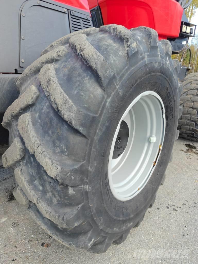 Komatsu 951 Harvesters