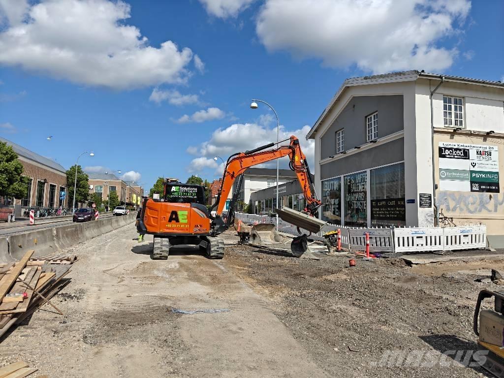 Hitachi ZX 95 USB - 7 Mini excavators  7t - 12t