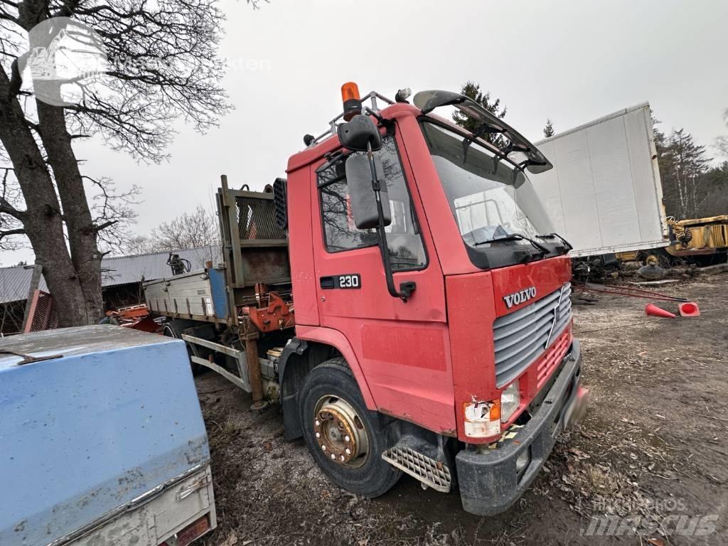 Volvo FL7 Truck mounted cranes