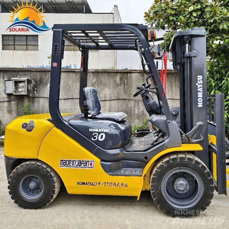 Komatsu 30 Diesel trucks
